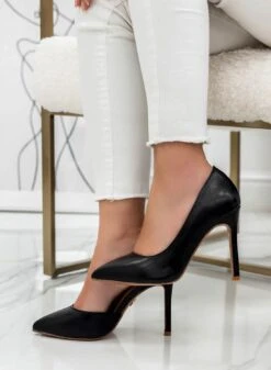 AURORA - Decolletè Alexoo Nere Con Apertura Laterale E Tacco Alto -Negozio al dettaglio Alexoo 9 7f7fc0f9 613e 42bd b790 490567536bef