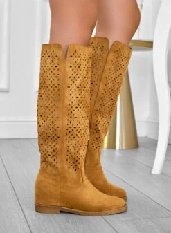 KYLA - Stivali Marroni Traforati Con Zeppa Interna -Negozio al dettaglio Alexoo 9 aed11081 4d8b 4bbf b7cc b54fdb315061