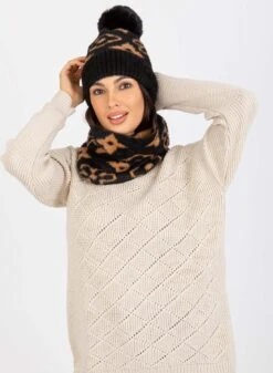 Cappello Nero Imbottito Con Pompon -Negozio al dettaglio Alexoo 9 b96b6ca6 e4c0 4018 8ac2 14db0290915d