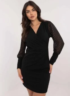 Abito Nero Con Maniche In Velo