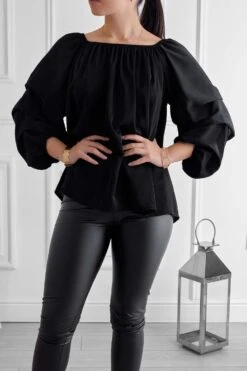 Blusa Nera Con Maniche Arricciate