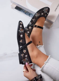 FLORA - Ballerine Nere In Velo Ricamato Con Cinturino E Dettagli Floreali