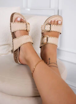GRETA - Sandali Beige Ciabatte Con Borchie E Fibbie Oro
