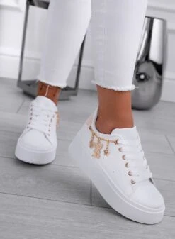 MARBELLA - Sneakersbianche Con Retro Beige E Ciondoli Oro