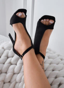 NEDAN - Sandali Tronchetti Neri Scamosciati Con Scollo Interno E Tacco