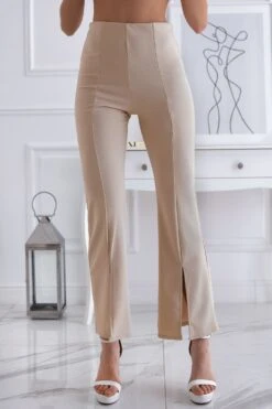 Pantalone Beige A Zampa Con Spacco Frontale