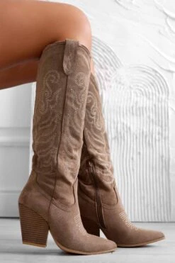 Stivali Camperos Marroni Con Ricamo